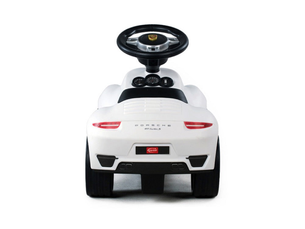 Porsche 911 - Walking car white