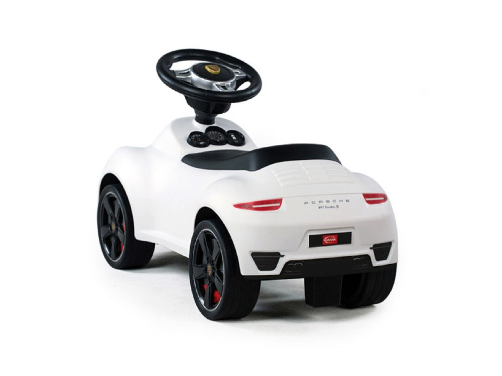 Porsche 911 - Walking car white